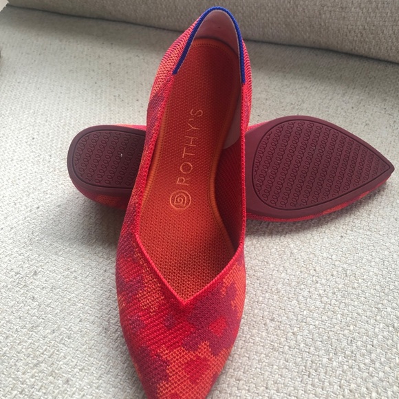 Rothy's Red Botanicamo The Point size 9 BNIB Never worn - Picture 2 of 2